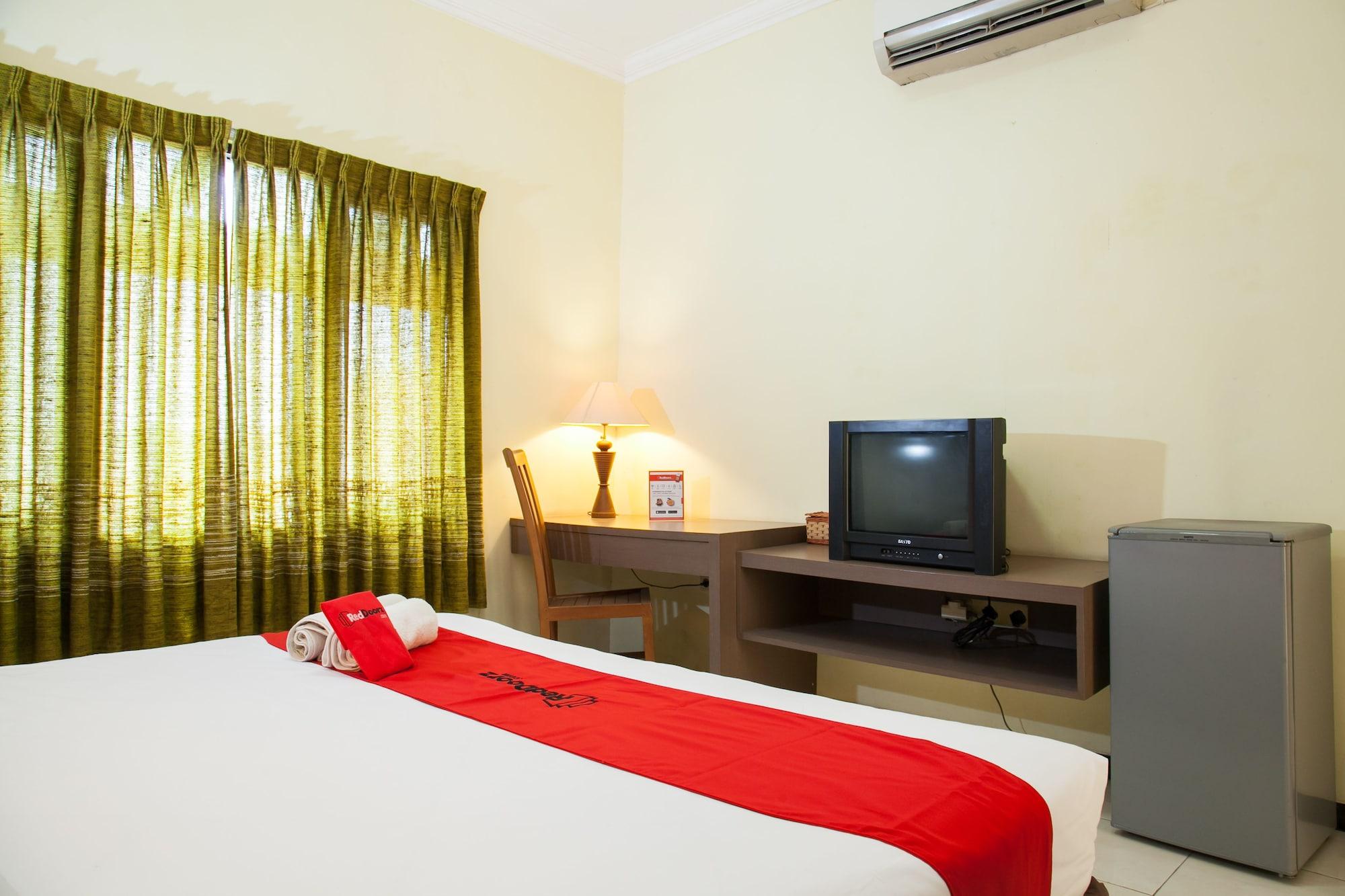 Reddoorz Near Gubeng Station Surabaya Exterior foto