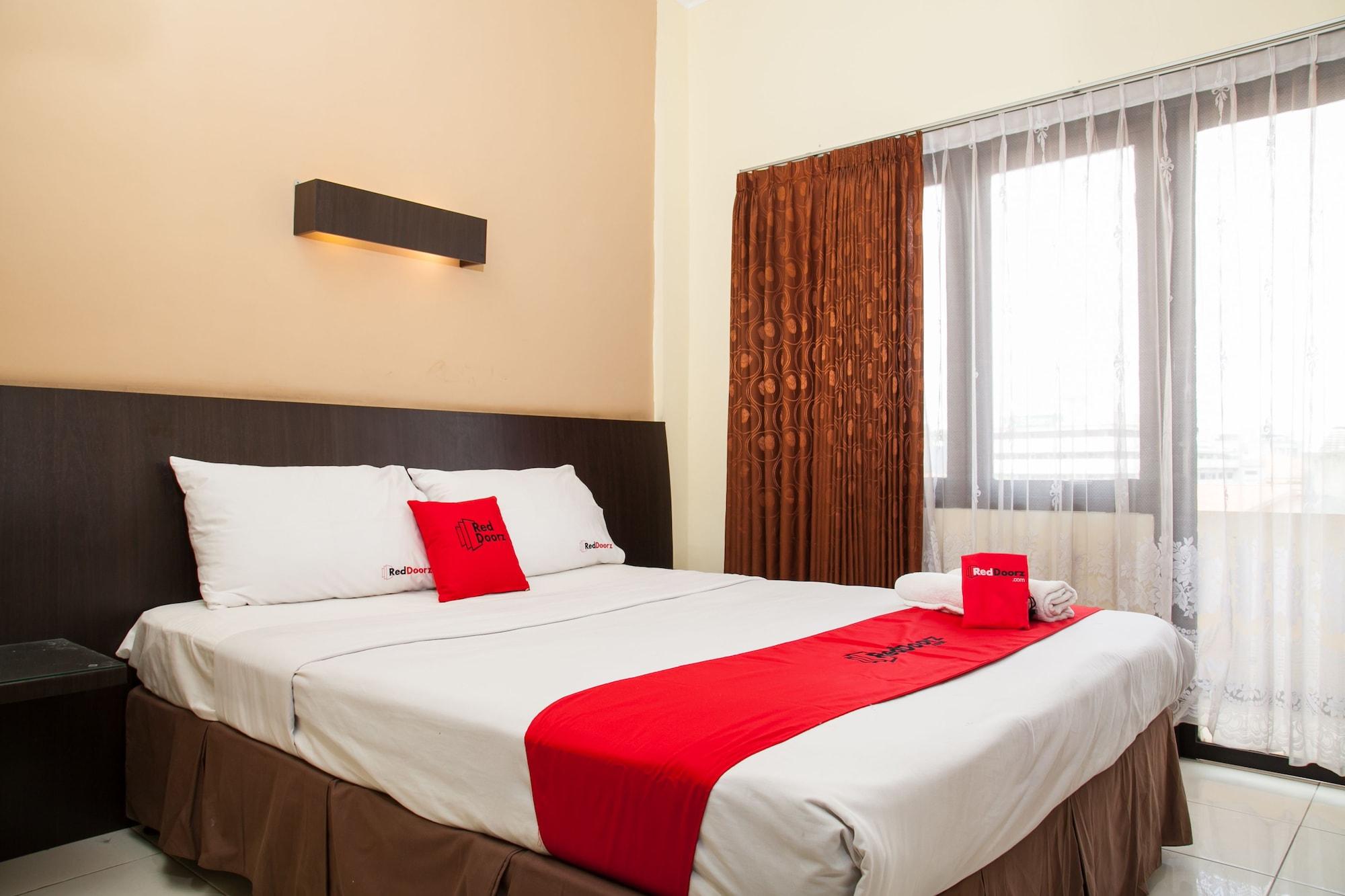 Reddoorz Near Gubeng Station Surabaya Exterior foto