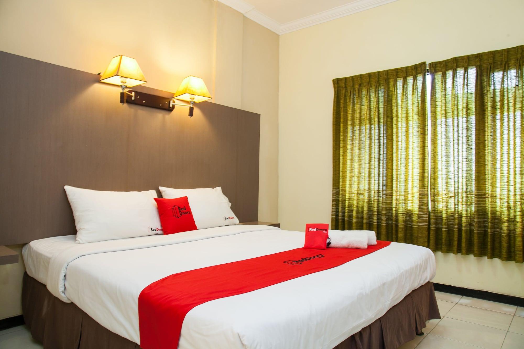 Reddoorz Near Gubeng Station Surabaya Exterior foto