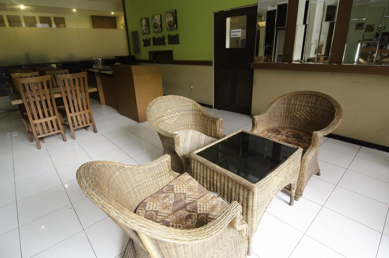 Reddoorz Near Gubeng Station Surabaya Exterior foto