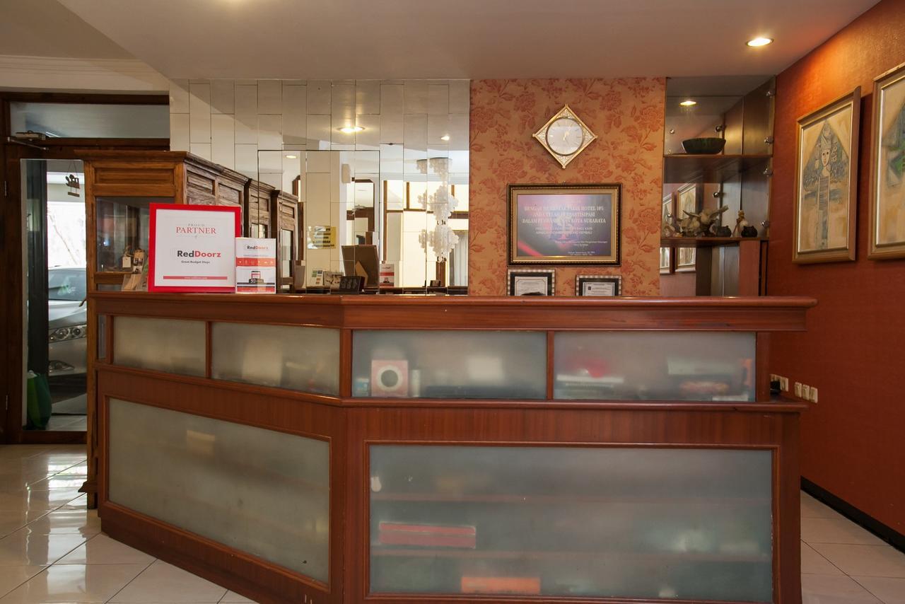 Reddoorz Near Gubeng Station Surabaya Exterior foto