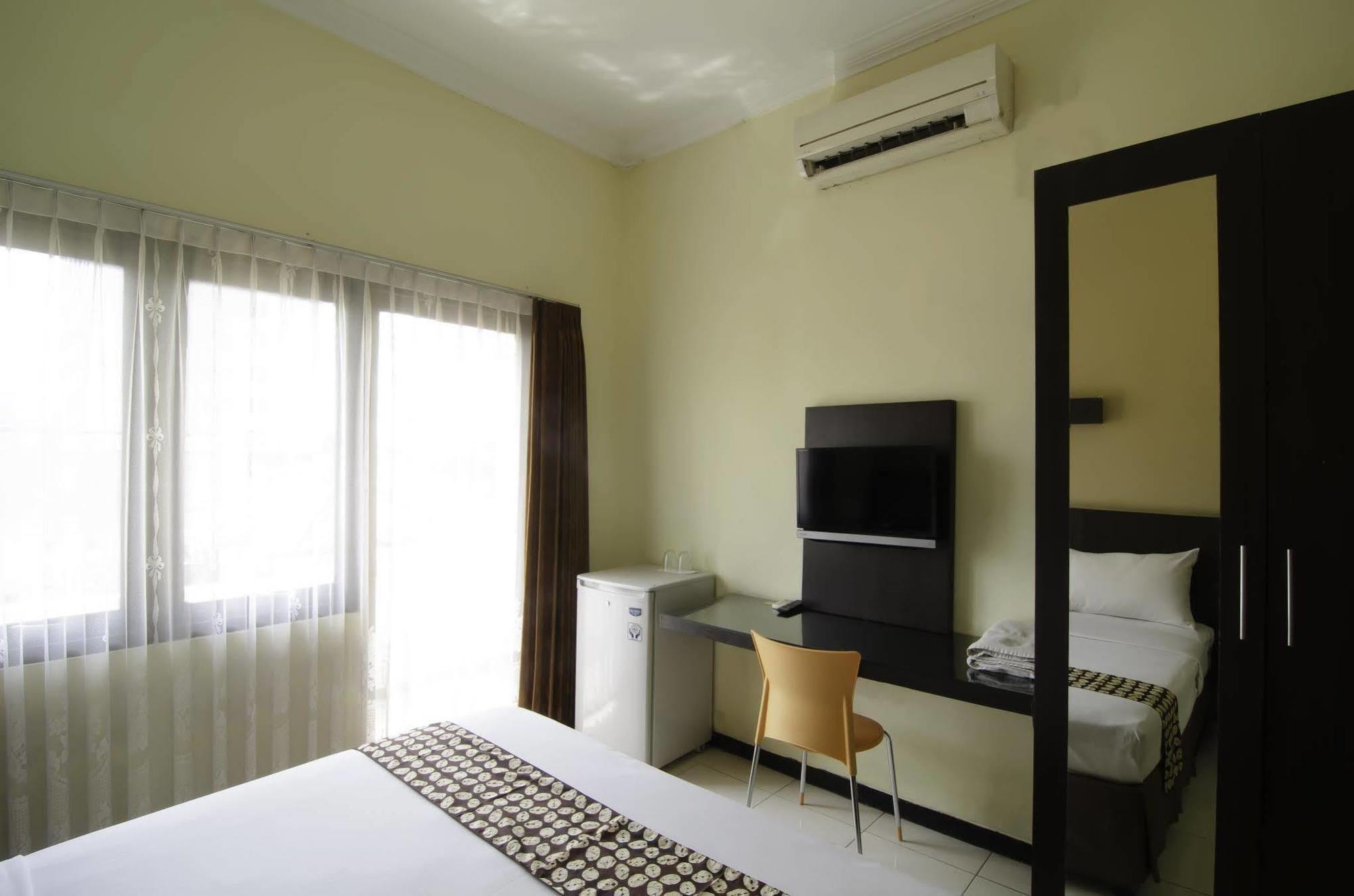 Reddoorz Near Gubeng Station Surabaya Exterior foto