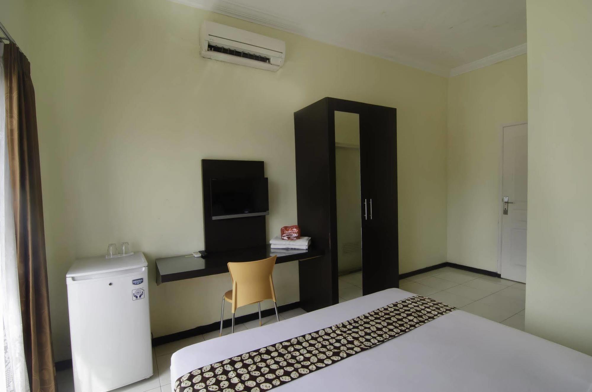 Reddoorz Near Gubeng Station Surabaya Exterior foto